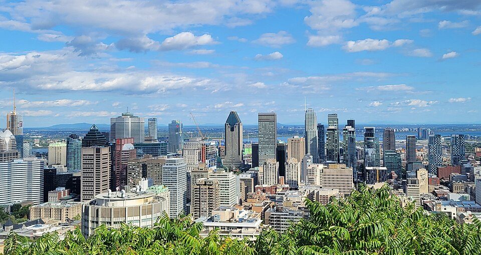 960px-Mtl_from_mont_royal_(cropped)