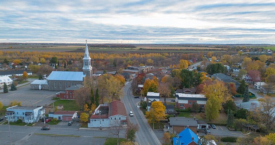 960px-_St-Constant_,__Quebec_